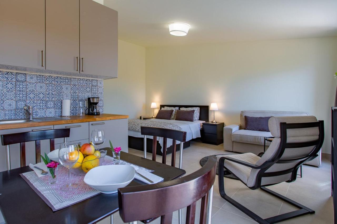 Corte Velada By Lovelystay Lagos