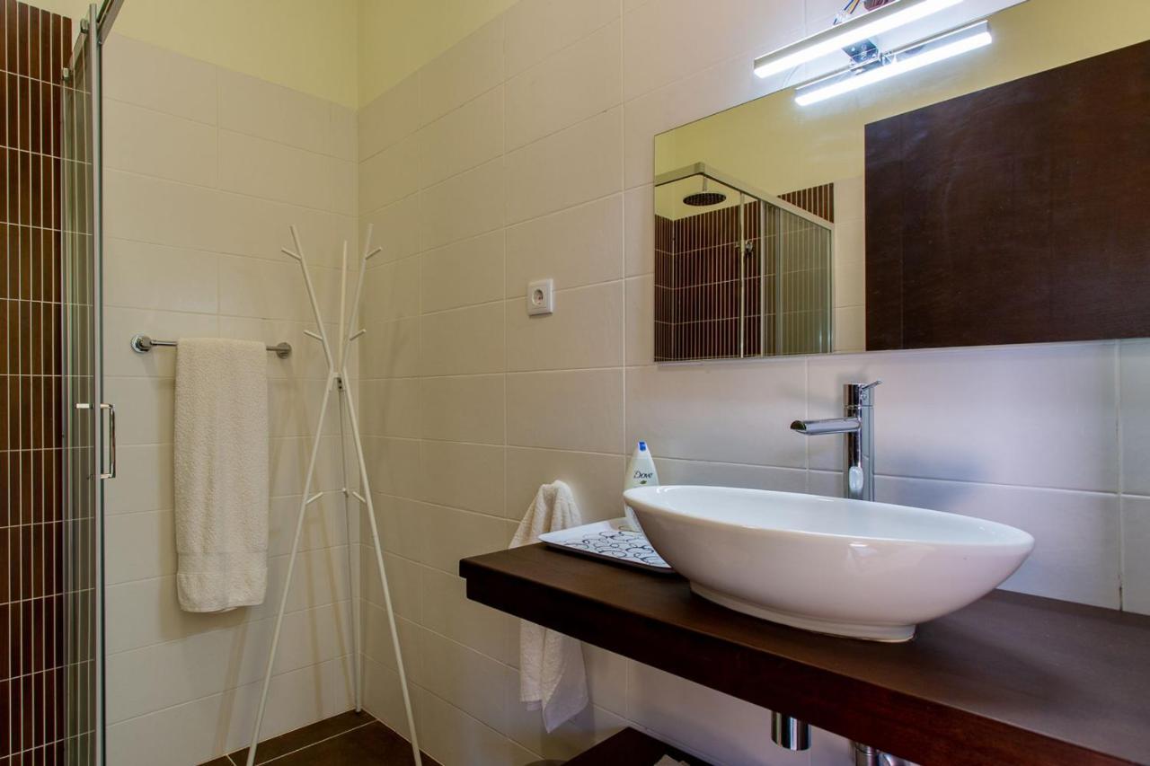 Corte Velada By Lovelystay Lagos